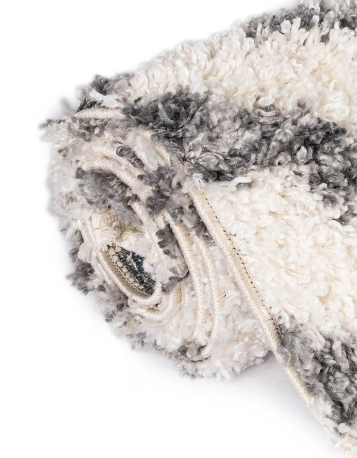 Detail image of 3' 3 x 3' 3 Athena Shag Round Rug