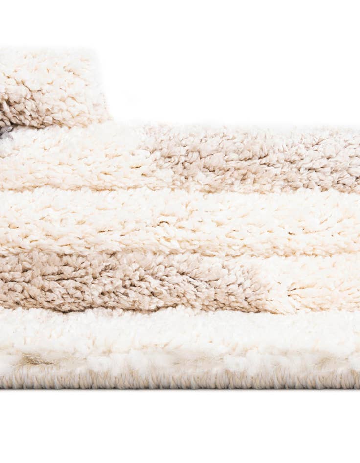 Detail image of 3' 3 x 3' 3 Athena Shag Round Rug