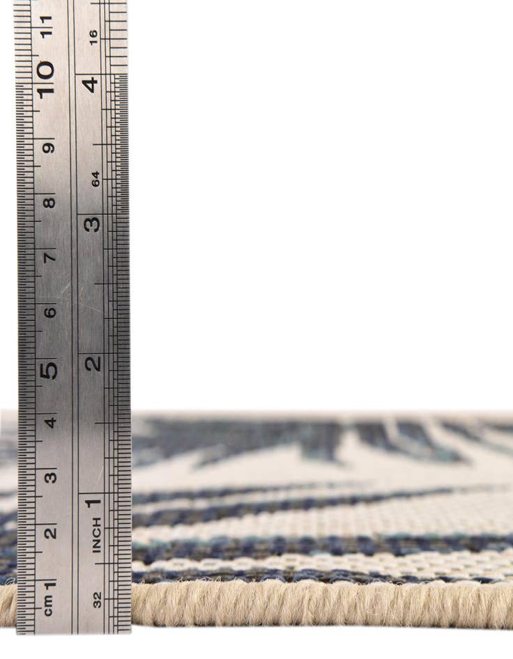 Detail image of 3' 3 x 3' 3 Easy-Clean Baja Indoor / Outdoor Round Rug
