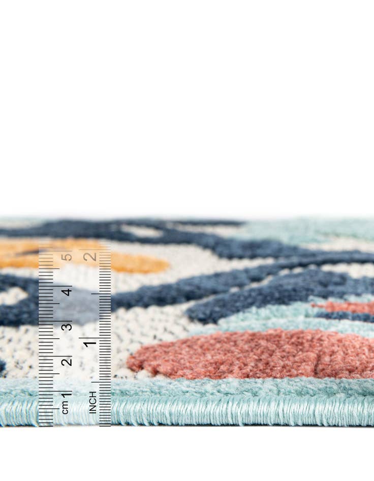 Detail image of 3' 3 x 3' 3 Easy-Clean Belize Indoor / Outdoor Round Rug