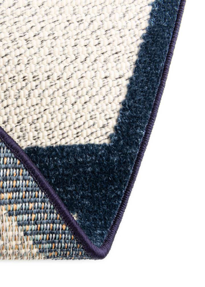 3' 3 x 3' 3 Easy-Clean Belize Indoor / Outdoor Round Rug