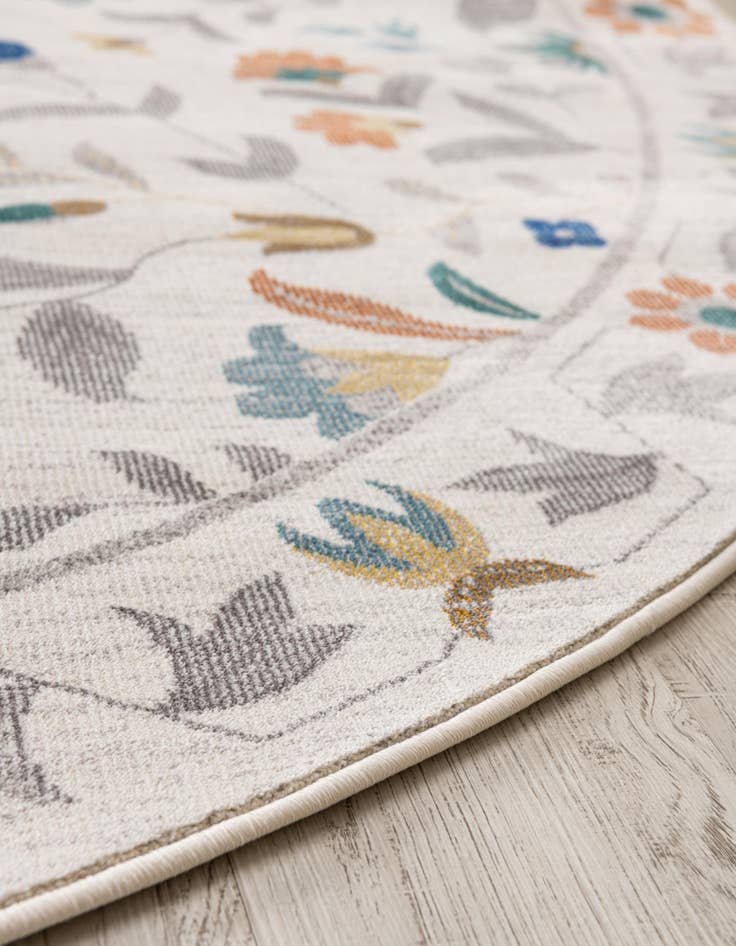 Detail image of 8' x 8' Blossom Round Rug
