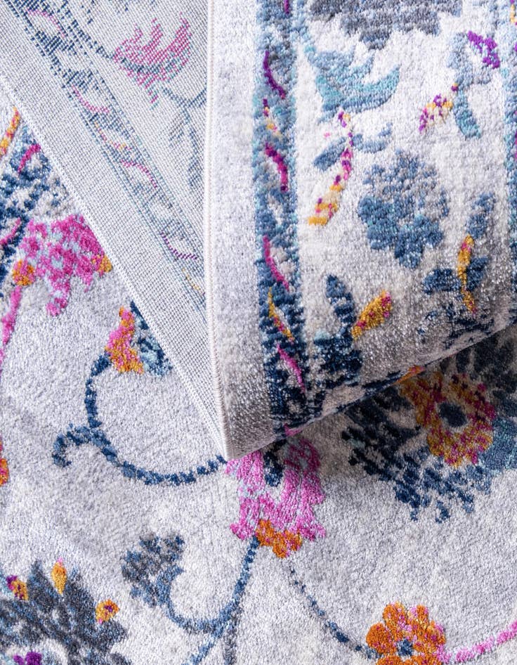 Detail image of 5' x 5' Budapest Round Rug