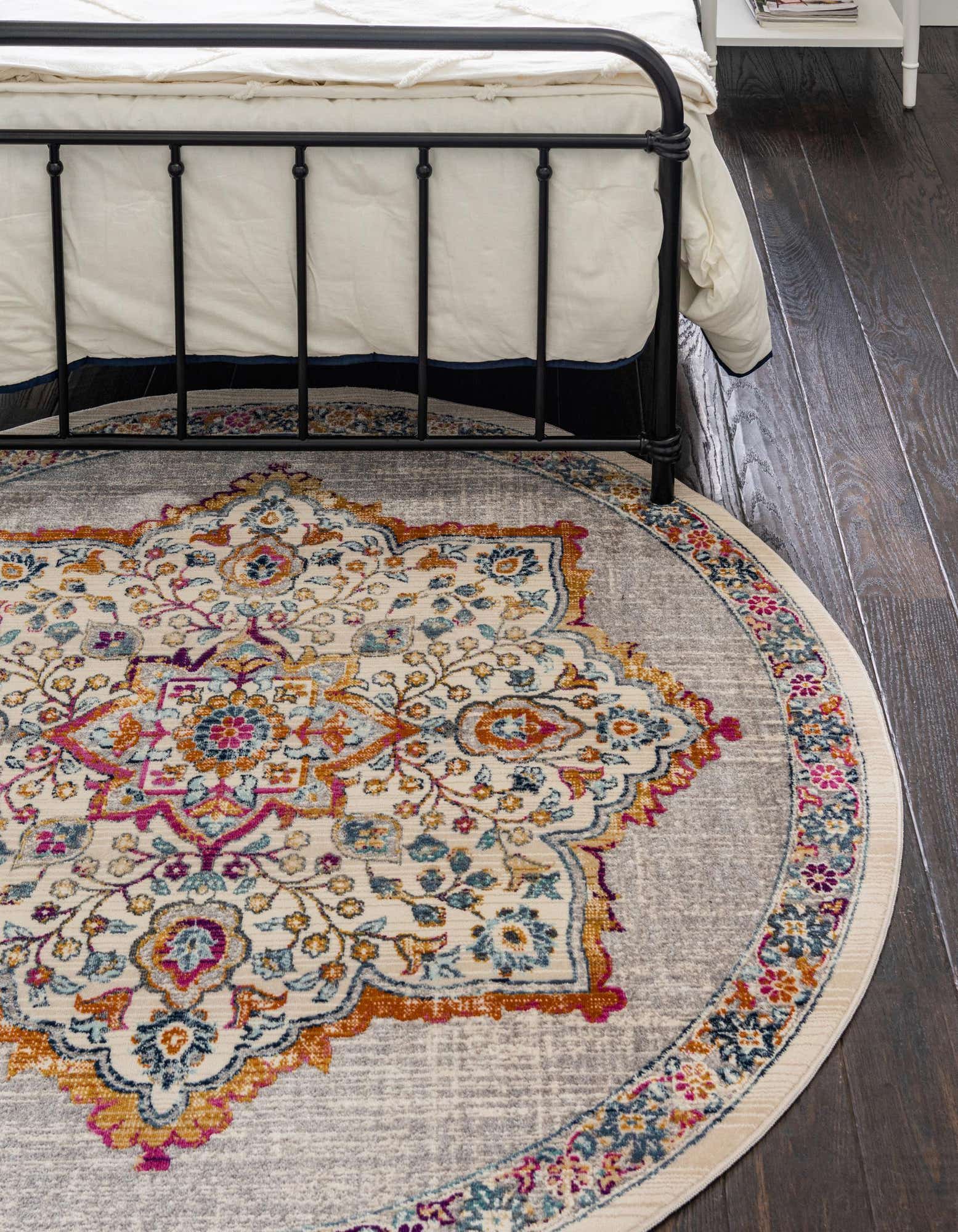 Detail image of 155cm x 155cm Budapest Round Rug