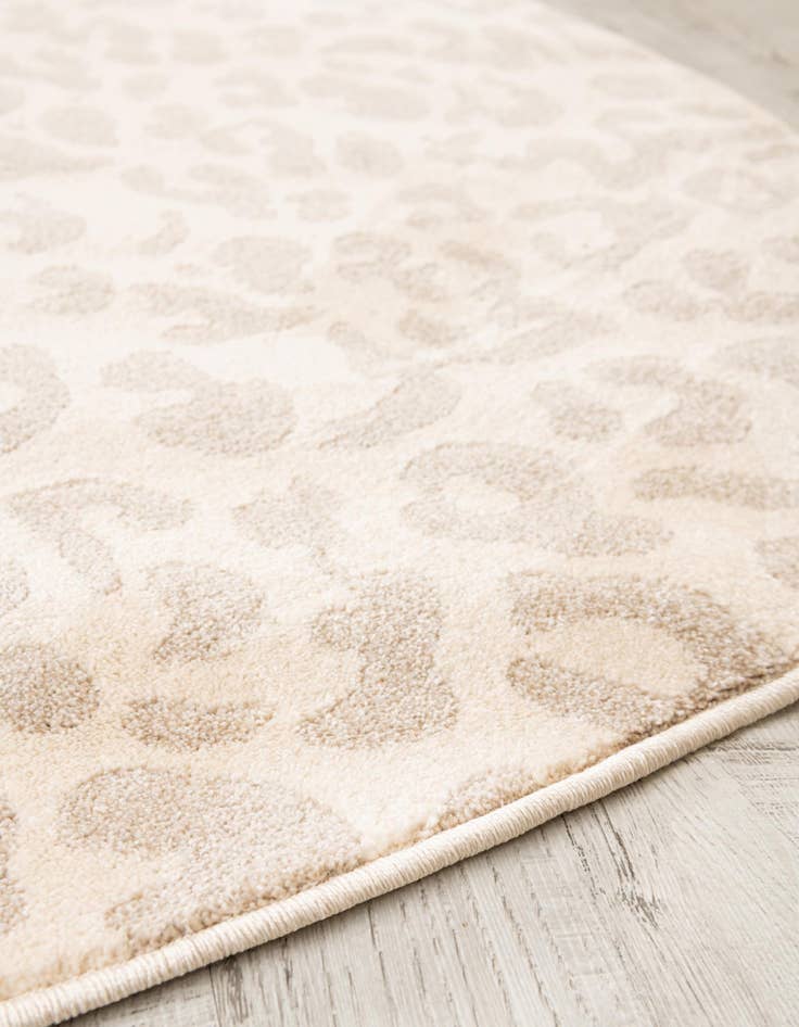 Detail image of 8' x 8' Contour Round Rug