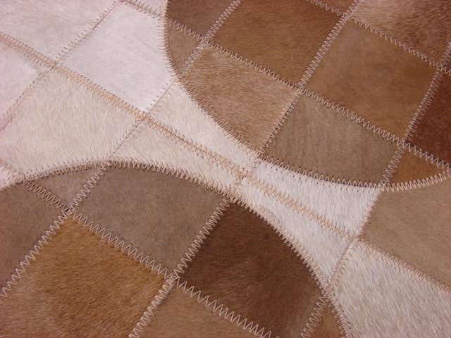 8' x 8' Hand Knotted Cowhide Patchwork Round Rug