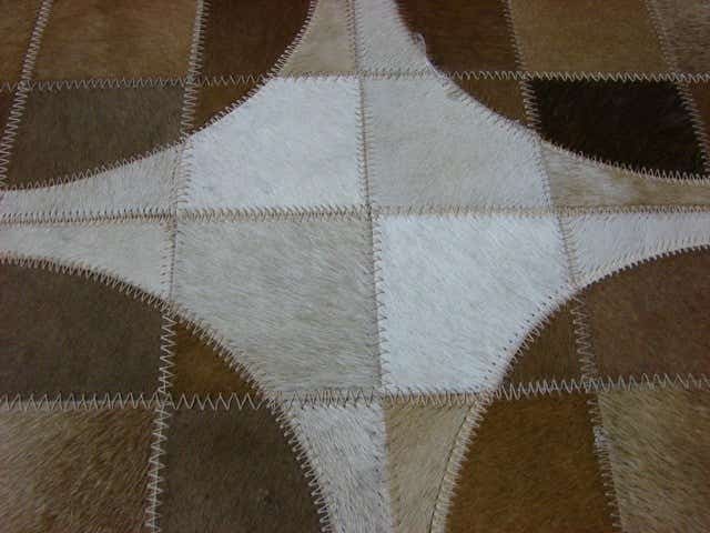 8' x 8' Hand Knotted Cowhide Patchwork Round Rug