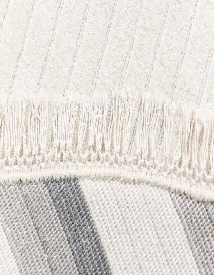 Detail image of 6' 5 x 6' 5  Hand Knotted Darya Wool Round Rug