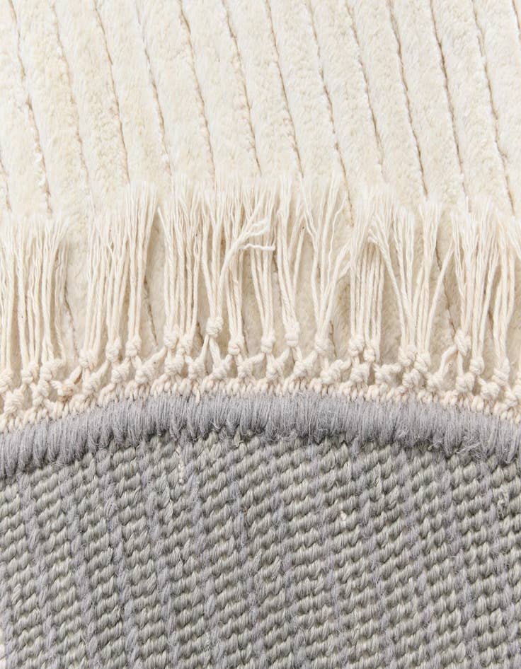 Detail image of 5' 5 x 5' 5  Hand Knotted Darya Wool Round Rug