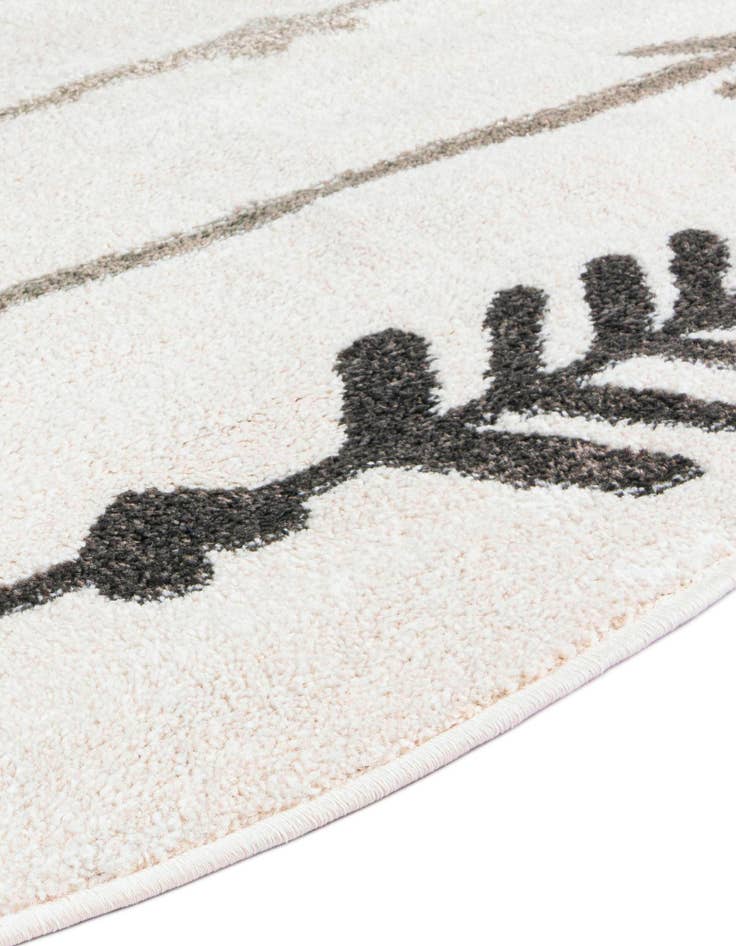 Detail image of 7' 10 x 7' 10 Equinox Round Rug