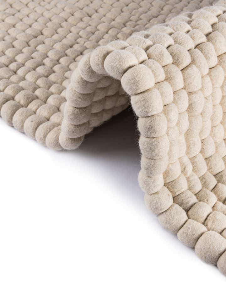 3' 3 x 3' 3 Felt Ball Wool Round Rug
