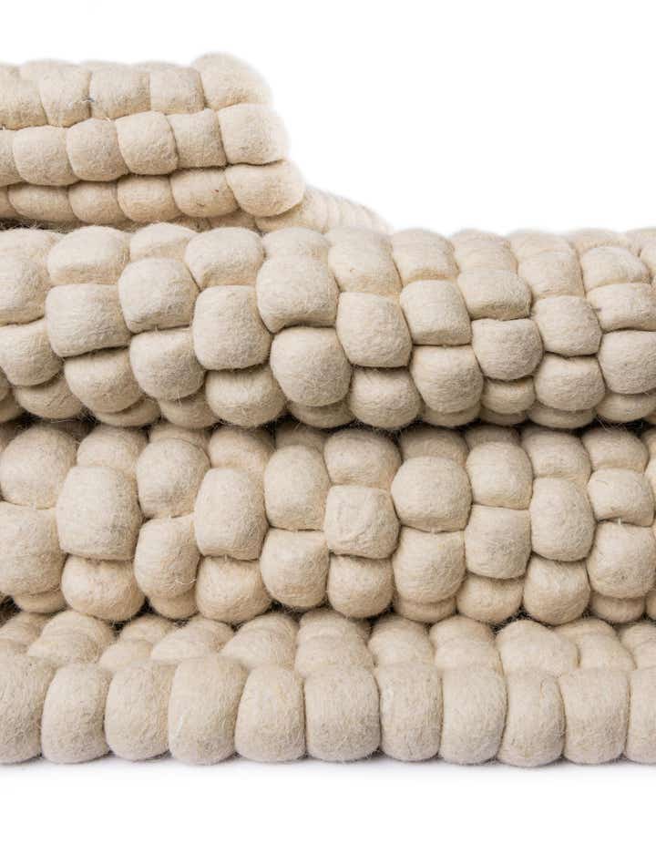3' 3 x 3' 3 Felt Ball Wool Round Rug