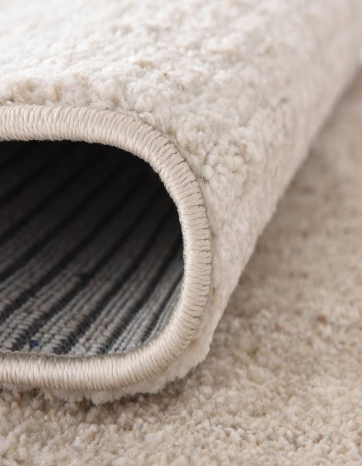 Detail image of 7' 10 x 7' 10 Gemstone Round Rug