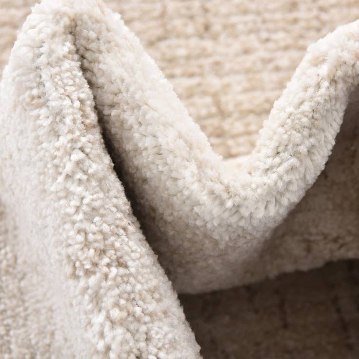 Detail image of 7' 10 x 7' 10 Gemstone Round Rug