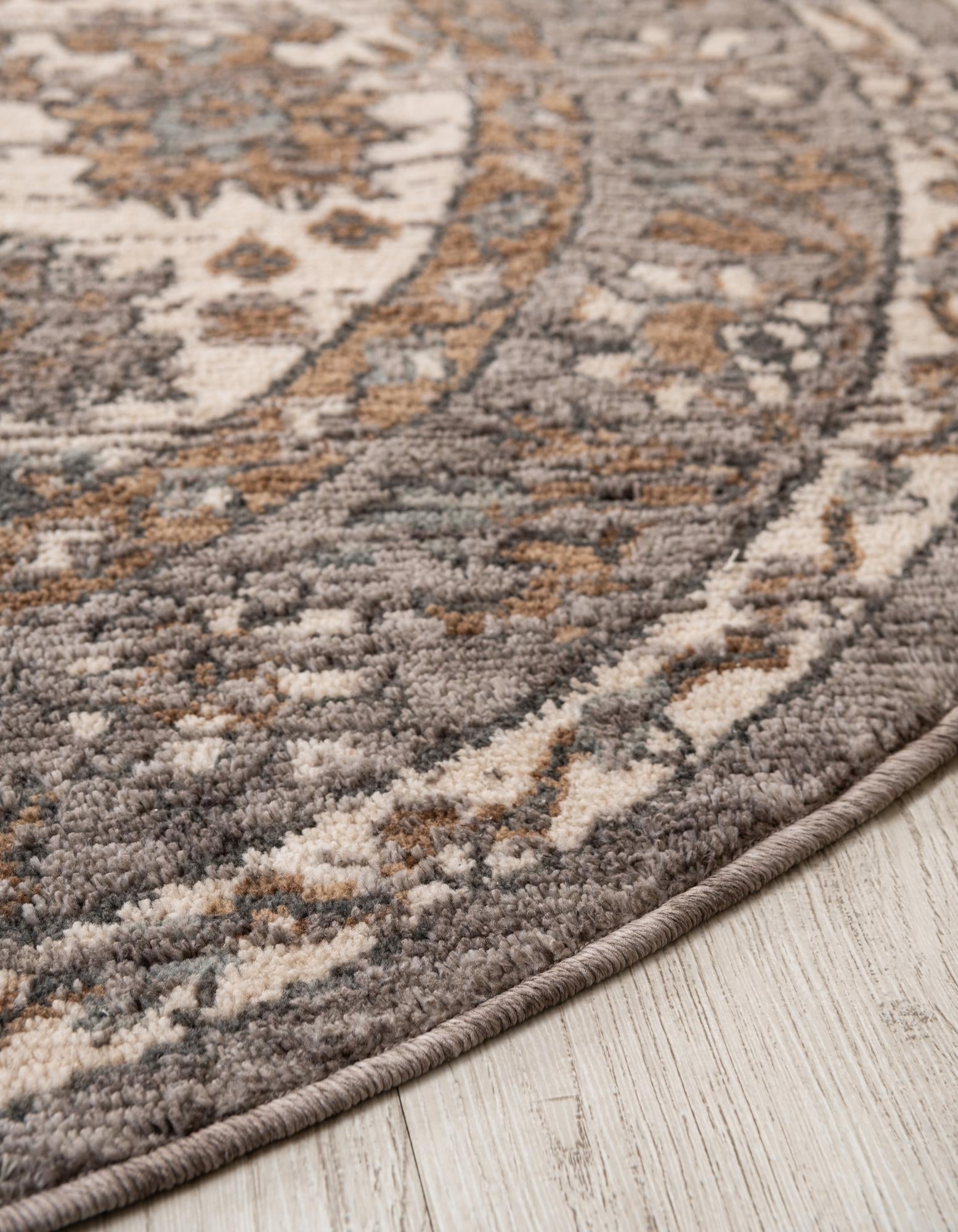 5' x 5' Grand Tradition Round Rug