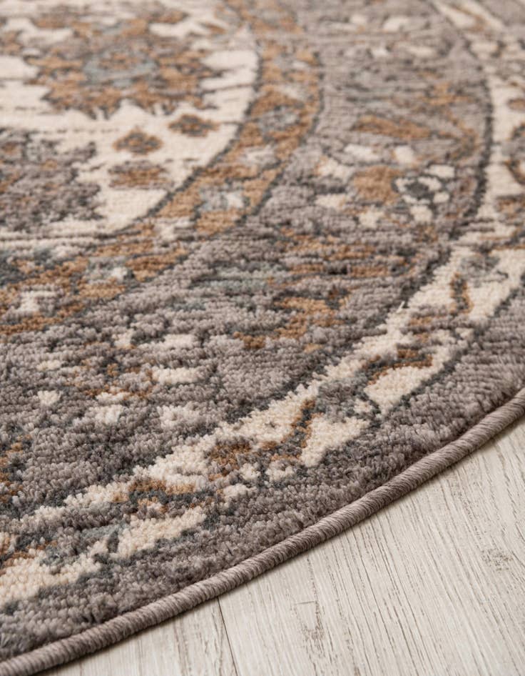 Detail image of 5' x 5' Grand Tradition Round Rug