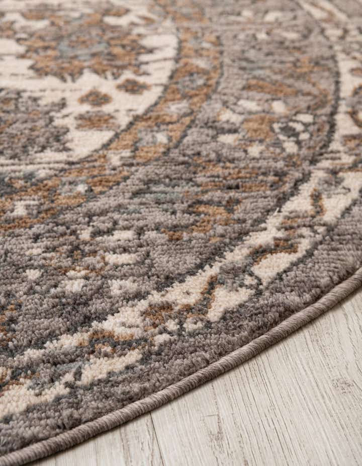 5' x 5' Grand Tradition Round Rug