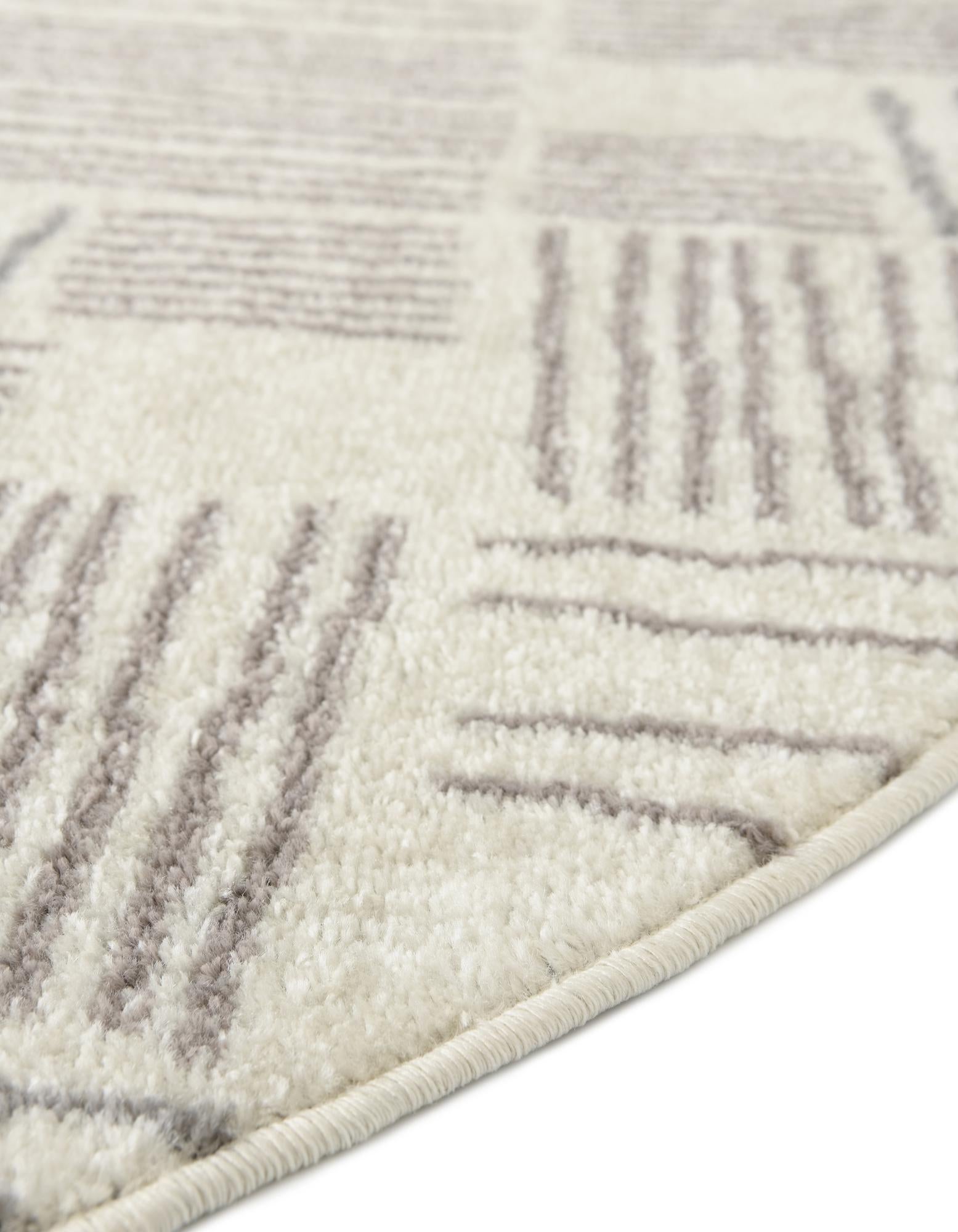 5' 3 x 5' 3 Hanahan Round Rug