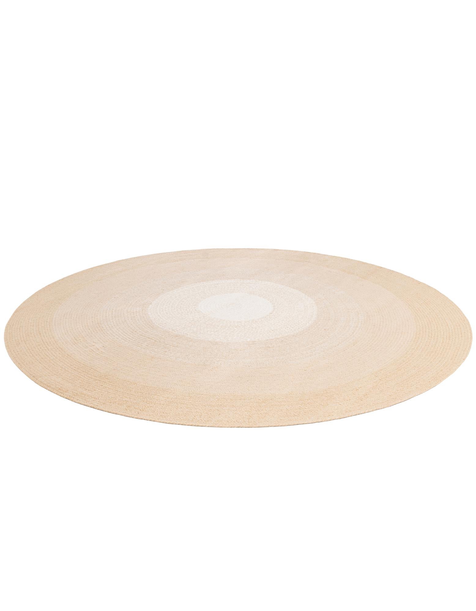 7' 10 x 7' 10 Handmade Hand Braided Wool Round Rug