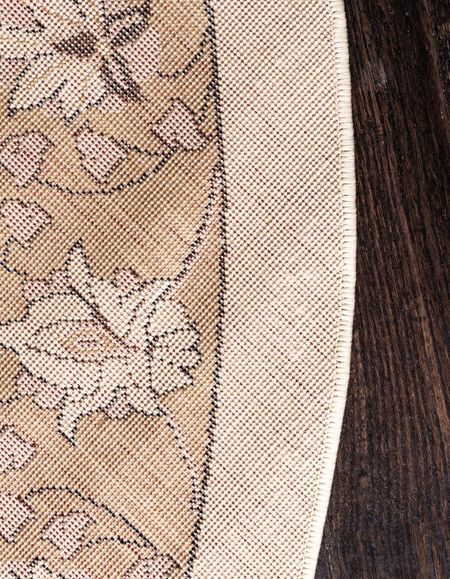 7' 10 x 7' 10 Isfahan Design Round Rug