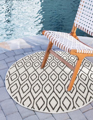 6' 7 x 6' 7 Easy-Clean Jill Zarin Turks and Caicos Indoor / Outdoor Round Rug