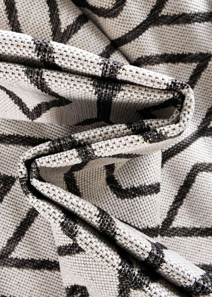 4' x 4' Easy-Clean Jill Zarin Turks and Caicos Indoor / Outdoor Round Rug