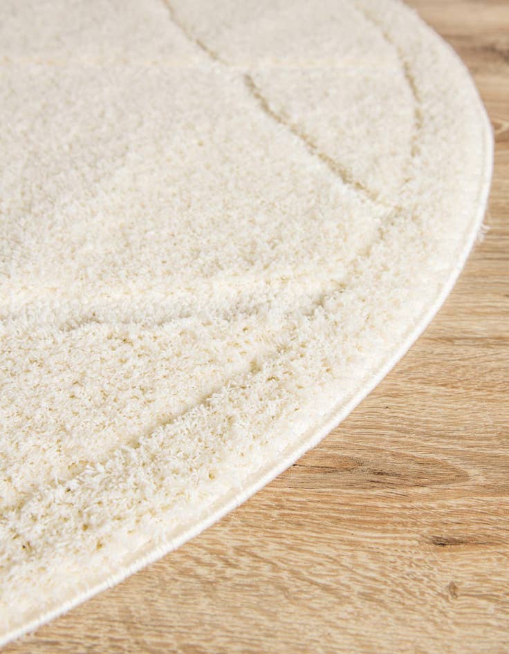 Detail image of 4' x 4' Lattice Shag Round Rug