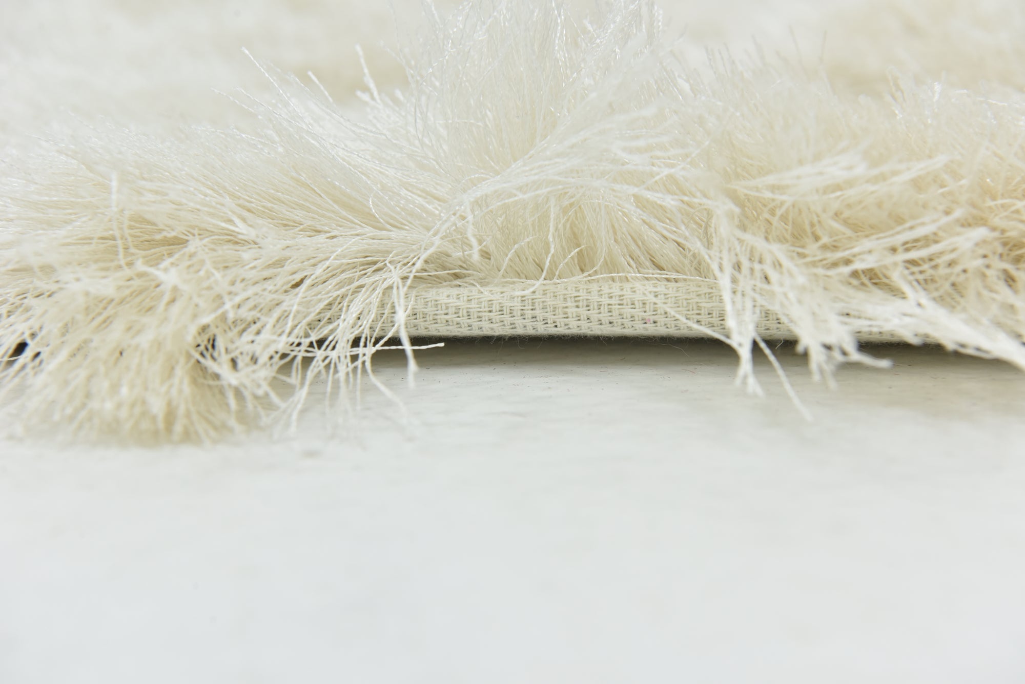 7' x 7' Luxury Solid Shag Round Rug