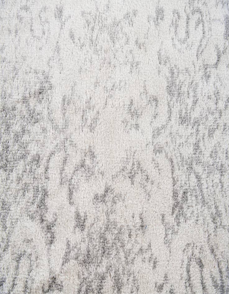 Detail image of 5' 10 x 6' Monaco Round Rug