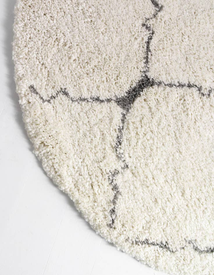 Detail image of 8' x 8' Moroccan Shag Round Rug