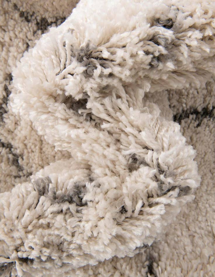 Detail image of 8' x 8' Moroccan Shag Round Rug