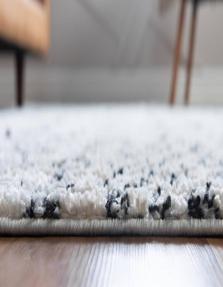 Detail image of 4' x 4' Morocco Round Rug