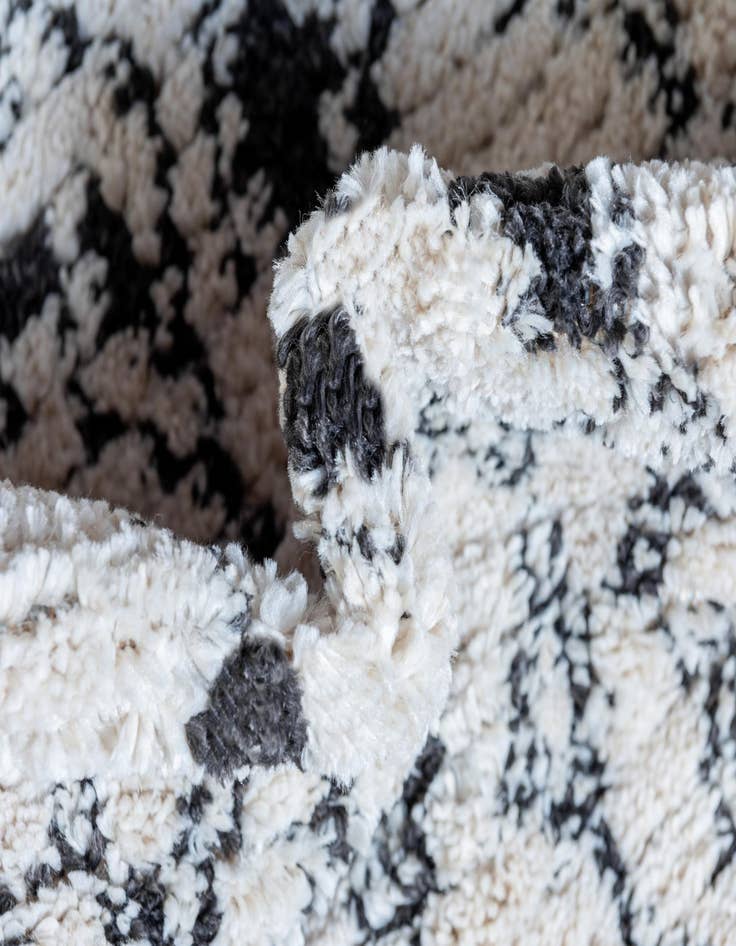 Detail image of 4' x 4' Morocco Round Rug