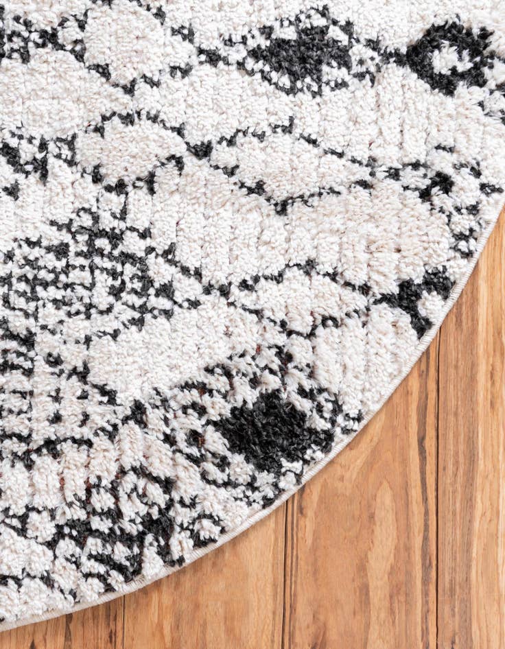 Detail image of 4' x 4' Morocco Round Rug