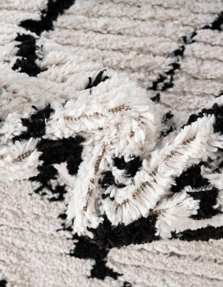 Detail image of 4' x 4' Morocco Round Rug