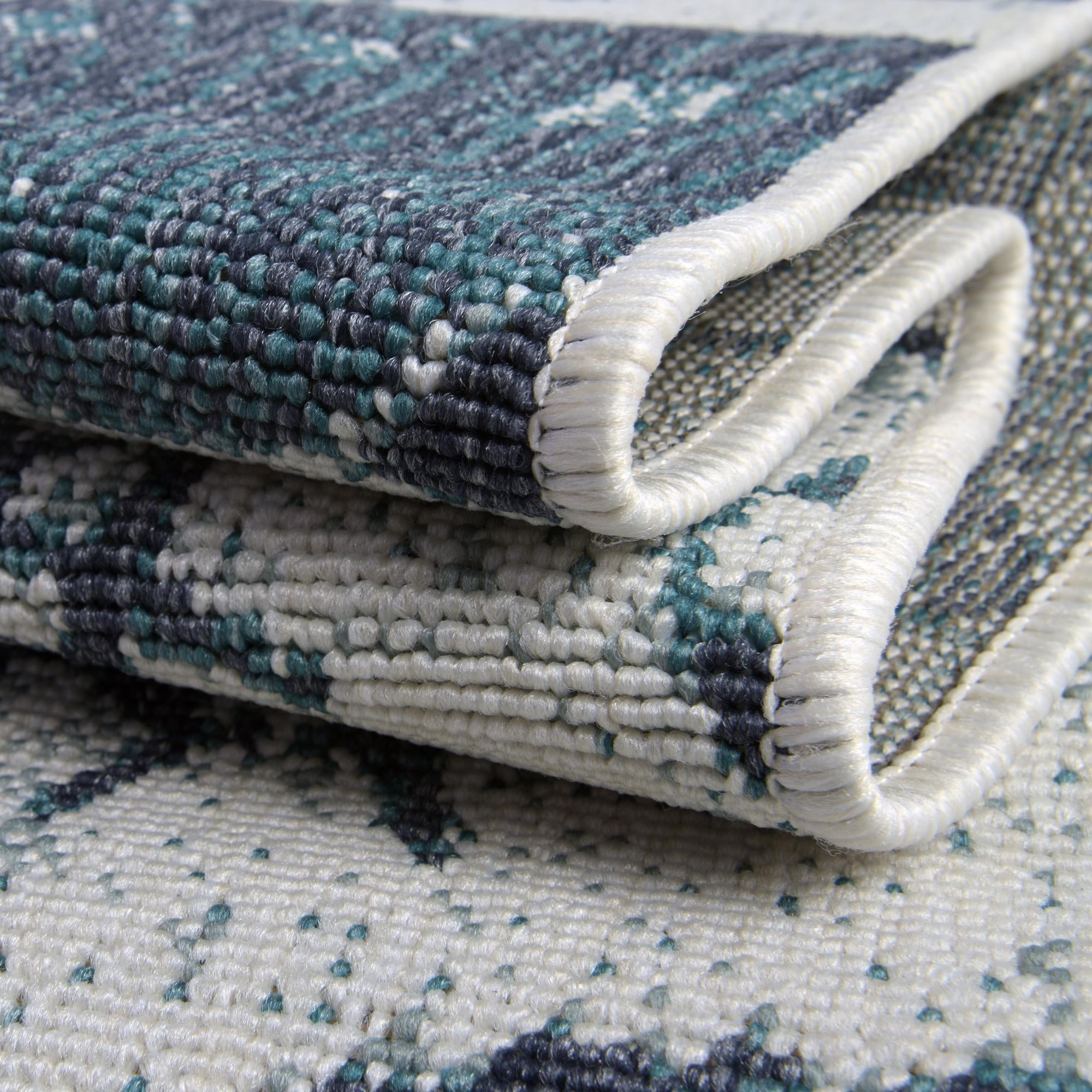 7' x 7' Easy-Clean Coastal Indoor / Outdoor Round Rug