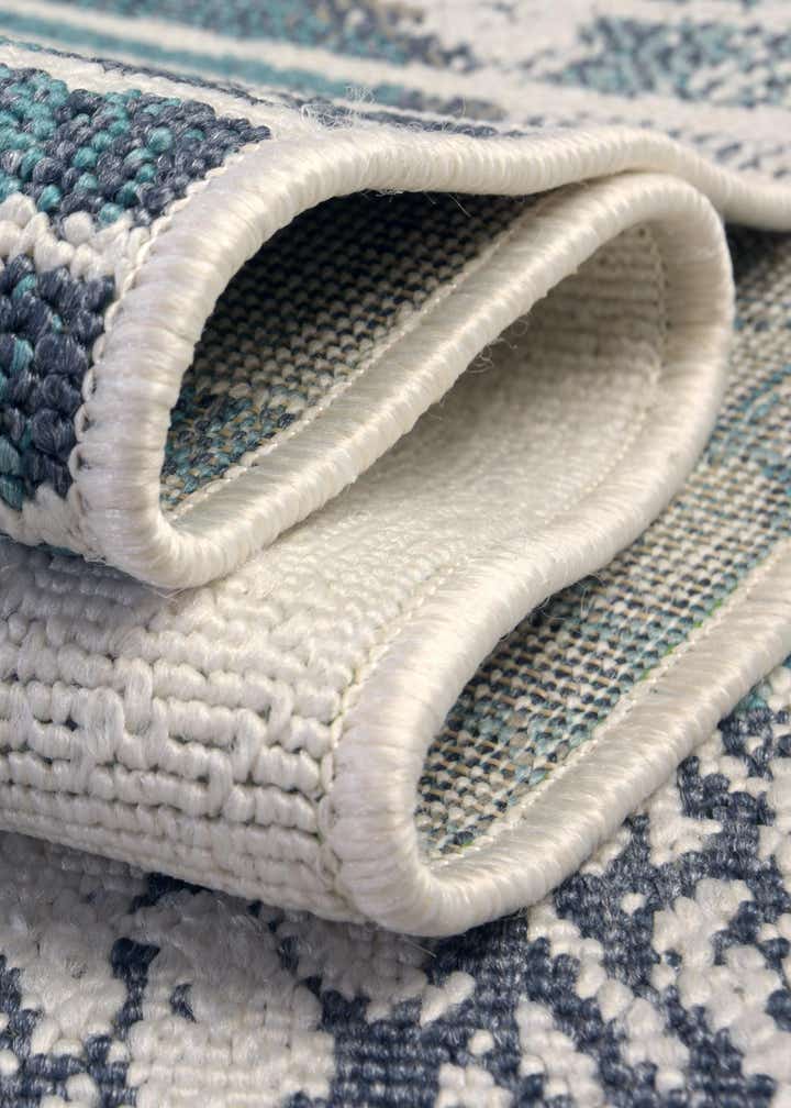 7' 10 x 7' 10 Easy-Clean Coastal Indoor / Outdoor Round Rug