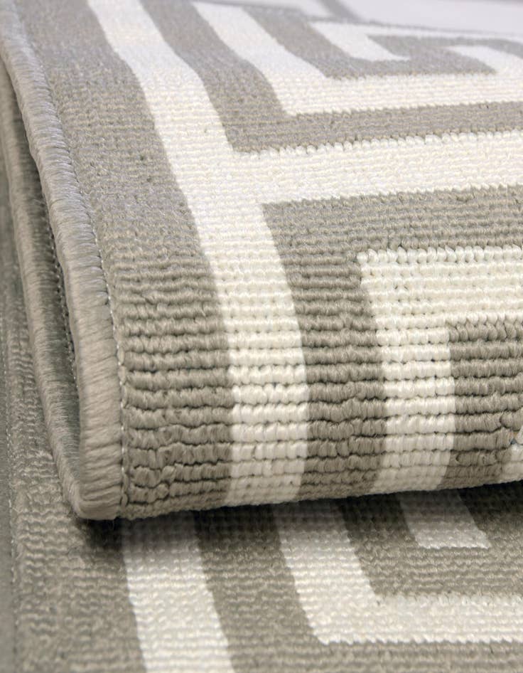 Detail image of 4' x 4' Easy-Clean Coastal Indoor / Outdoor Round Rug