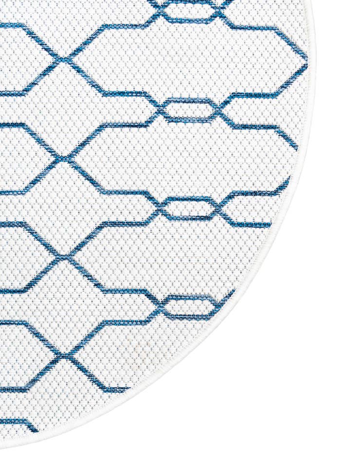 Detail image of 4' x 4' Washable Lattice Indoor / Outdoor Round Rug
