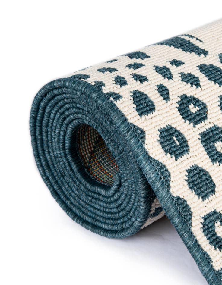 Detail image of 3' x 3' Easy-Clean Safari Indoor / Outdoor Round Rug