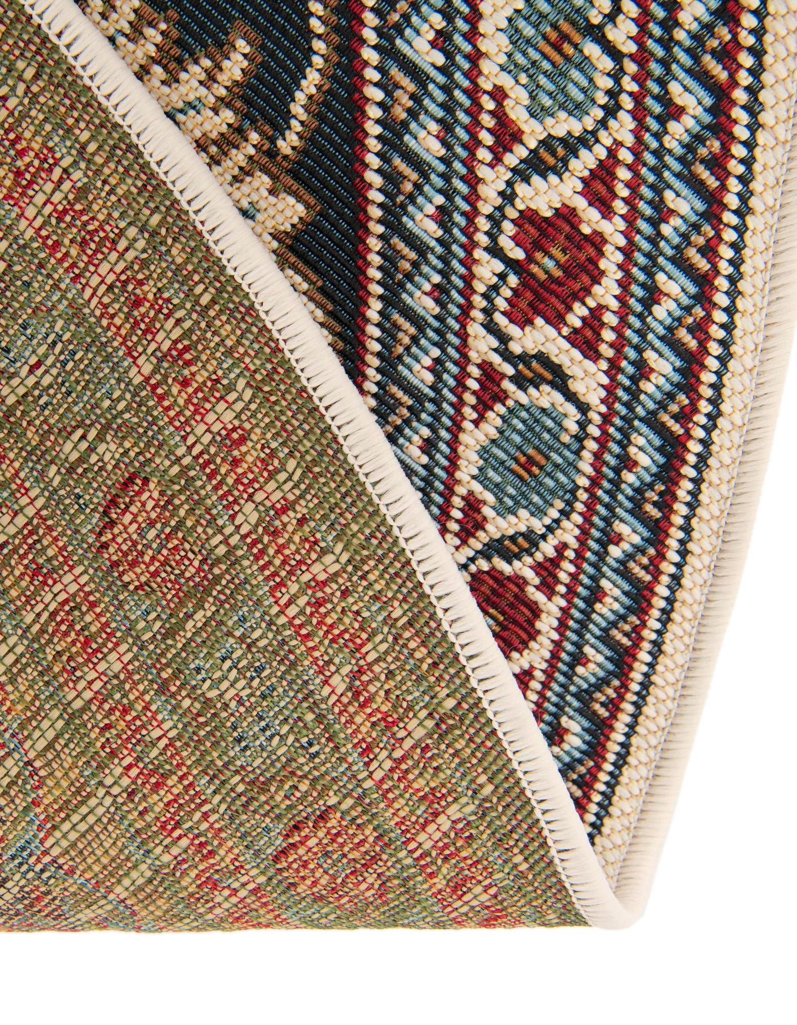 3' 3 x 3' 3 Easy-Clean Traditional Indoor / Outdoor Round Rug