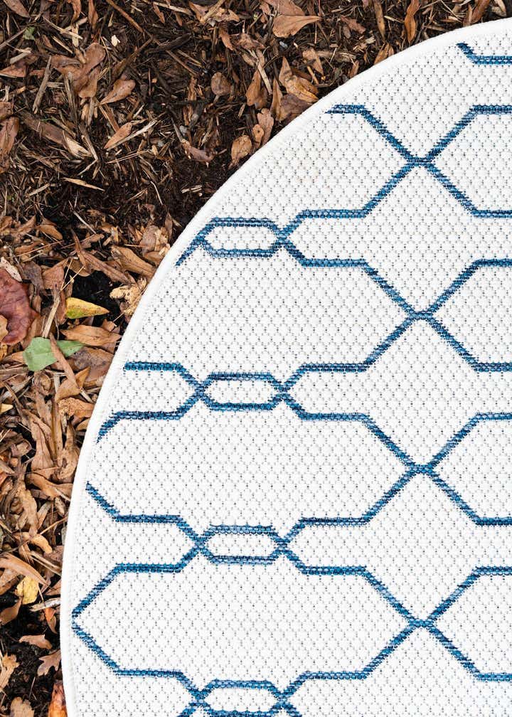4' x 4' Easy-Clean Trellis Indoor / Outdoor Round Rug