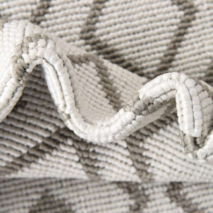 7' x 7' Easy-Clean Trellis Indoor / Outdoor Round Rug