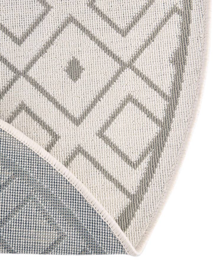 Detail image of 7' x 7' Easy-Clean Trellis Indoor / Outdoor Round Rug