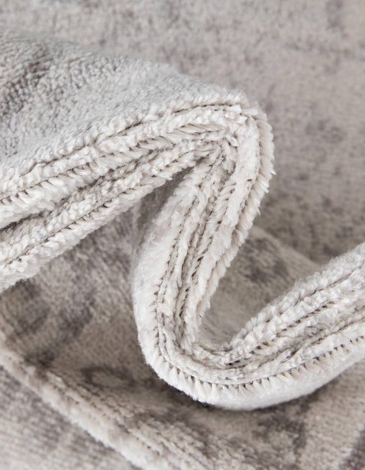 Detail image of 7' x 7' Oxford Round Rug