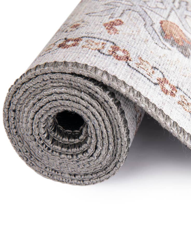 Detail image of 2' x 2' Washable Timeless Round Rug