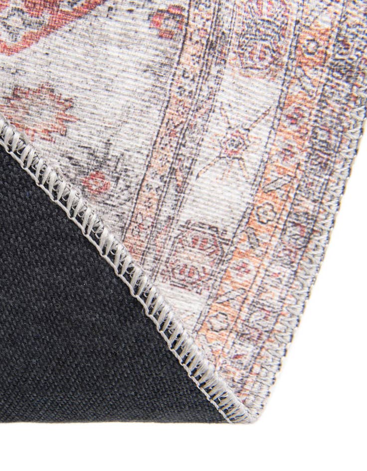 Detail image of 7' 10 x 7' 10 Washable Timeless Round Rug
