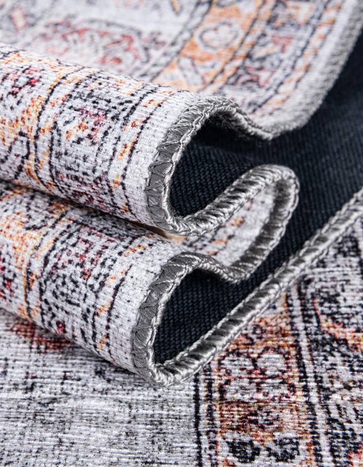 Detail image of 7' 10 x 7' 10 Washable Timeless Round Rug