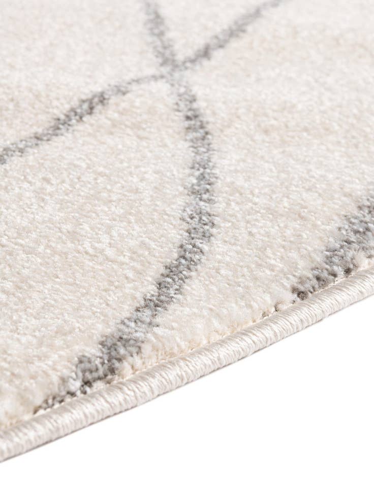 Detail image of 3' 3 x 3' 3 Titania Round Rug