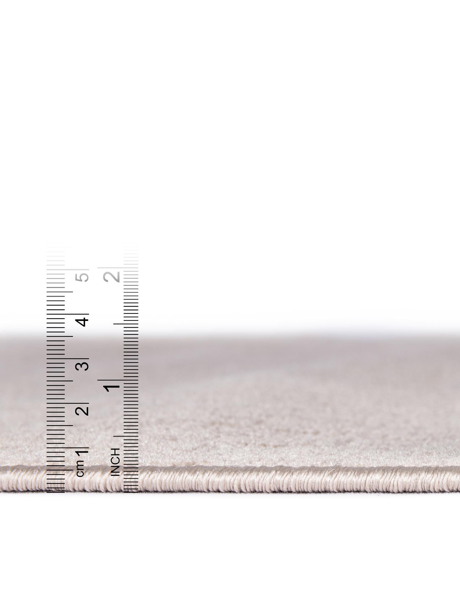 5' 3 x 5' 3 Valencia Round Rug